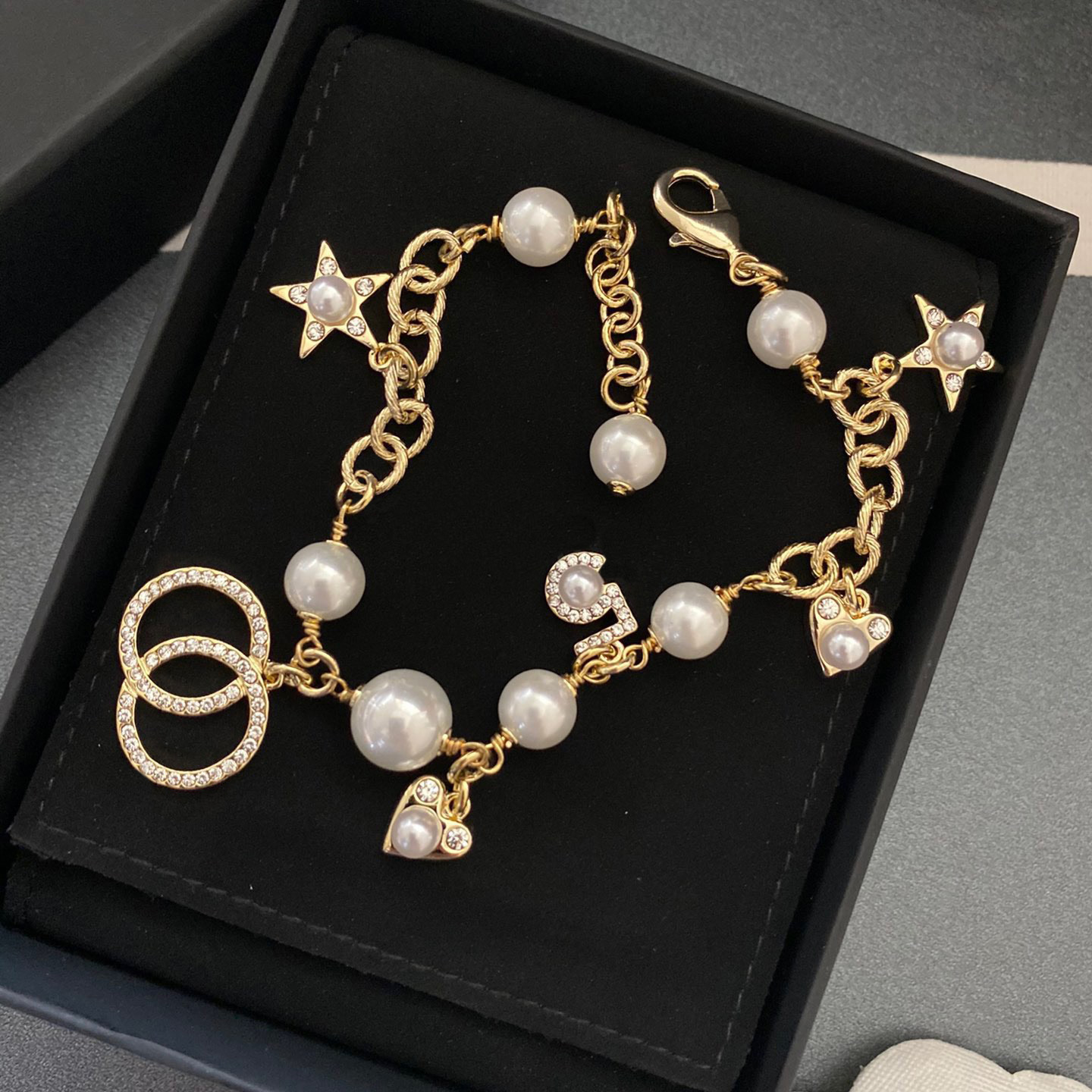 Brand Designers New Fashionable Bracelet Boutique 18k Gold Plated High Quality Diamond Jewelry Matching Bracelet Charm Girl Boutique Gift Bracelet Box