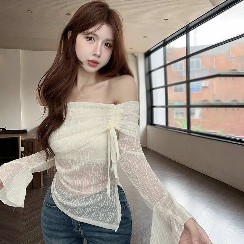 Women Sexy Off Shoulder T-shirt Spring Long Sleeve Slim Fit Crop Top Vintage White Tees Elegant Female Clothes 240806