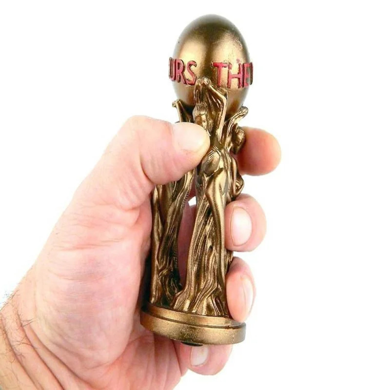 The World Is Yours Resin Statue Ornaments Miniatures Home Decoration Crafts Office Desktop Sculpture Collectible Figurine 240806