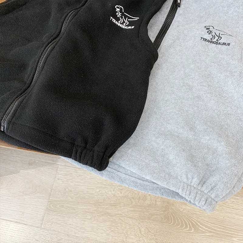 High quality jackets and vests for boys in autumn 2023 customized European fashionable and cool childrens clothing outdoor travel leisureW240724