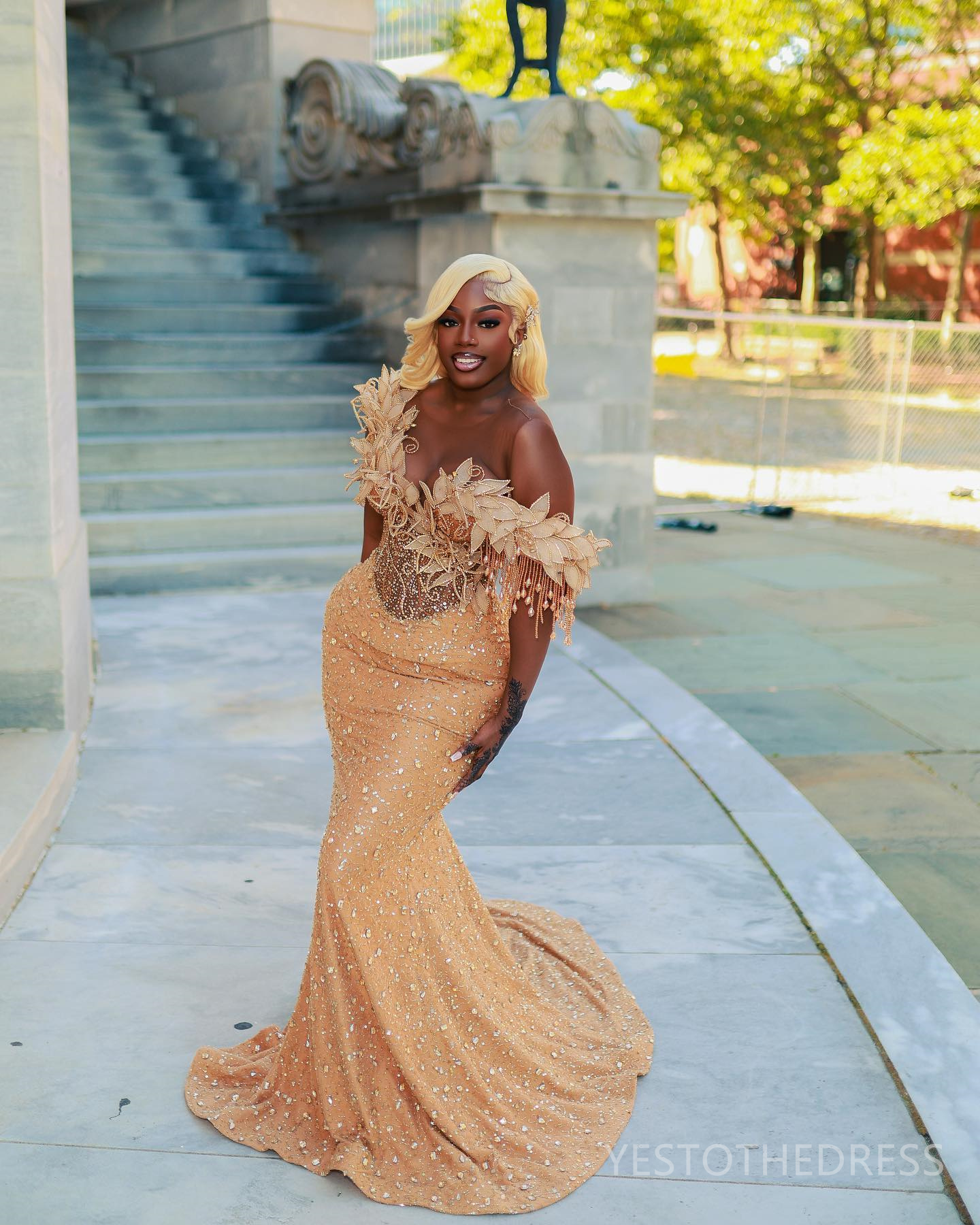 R&W 2024 Plus Size Gold Prom Mermaid Promdress ra Evening Gowns Illusion Sheer Neck Long Sleeves Beaded Lace Birthday Party Dress Second Reception Gow