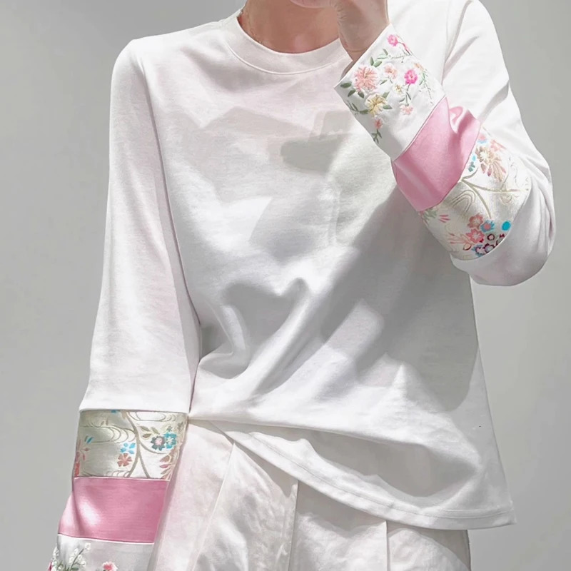 Spring Autumn Vintage T-Shirts Women Round Neck Long Sleeve Fashion Pullovers Elegant Embroidered Pure Cotton Chic Tops 240806