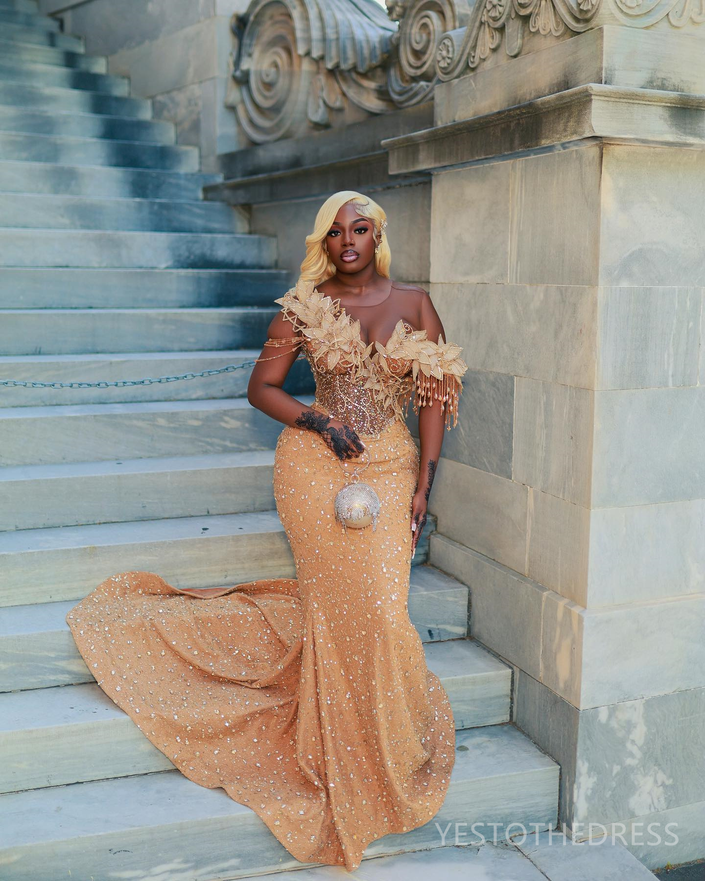 R&W 2024 Plus Size Gold Prom Mermaid Promdress ra Evening Gowns Illusion Sheer Neck Long Sleeves Beaded Lace Birthday Party Dress Second Reception Gow