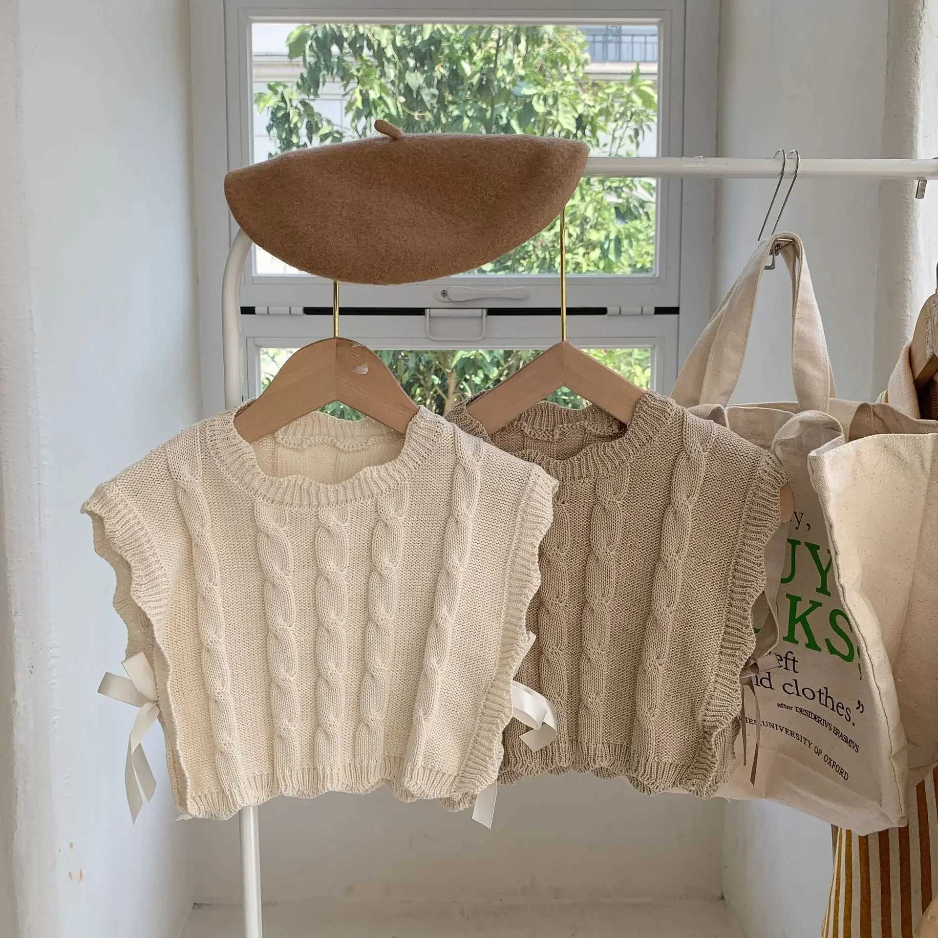 2020 Spring/Autumn Girls Tank Top Korean Edition Childrens Clothing Knitted Pullover Top Childrens Waist Coat Warm Sweater Casual Cute SweetW240724