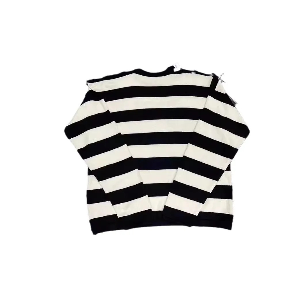 Mens And Womens Korean Ins Black White Striped Long Sleeved Hoodie Round Neck Loose Letter Printed Fashionable Streetwear 240806