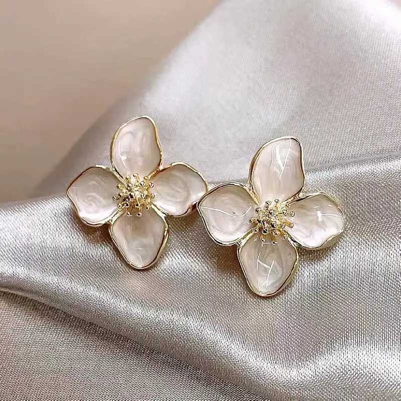 Dropped Glaze Flower Stud Earrings for Women Girl French Ins Vintage 2024 Fashion Korean Wedding Romantic Jewelry Gifts W240803