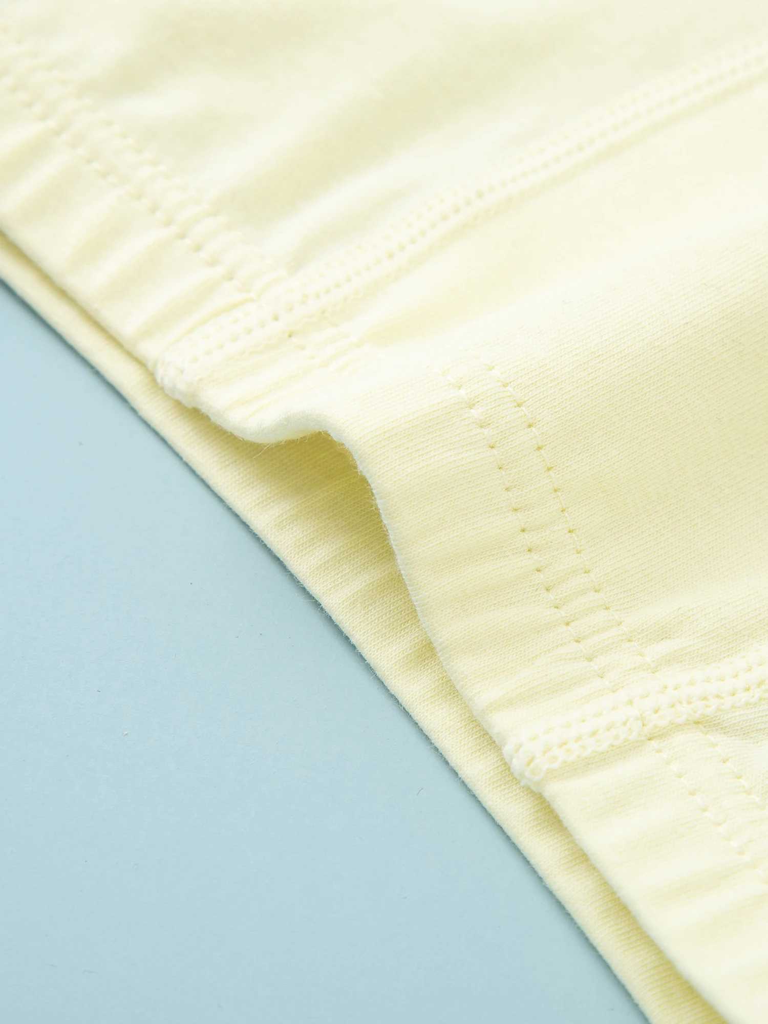 Introduction to 5 pairs of mixed boy boxers with cute cartoon images and soft and breathable childrens boxersW240715