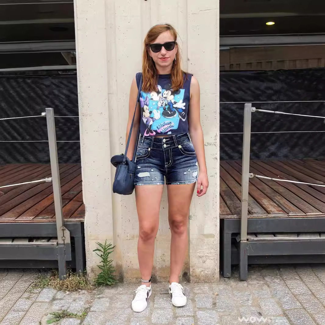 2024 sky blue denim shorts for women's slim fit and casual washing