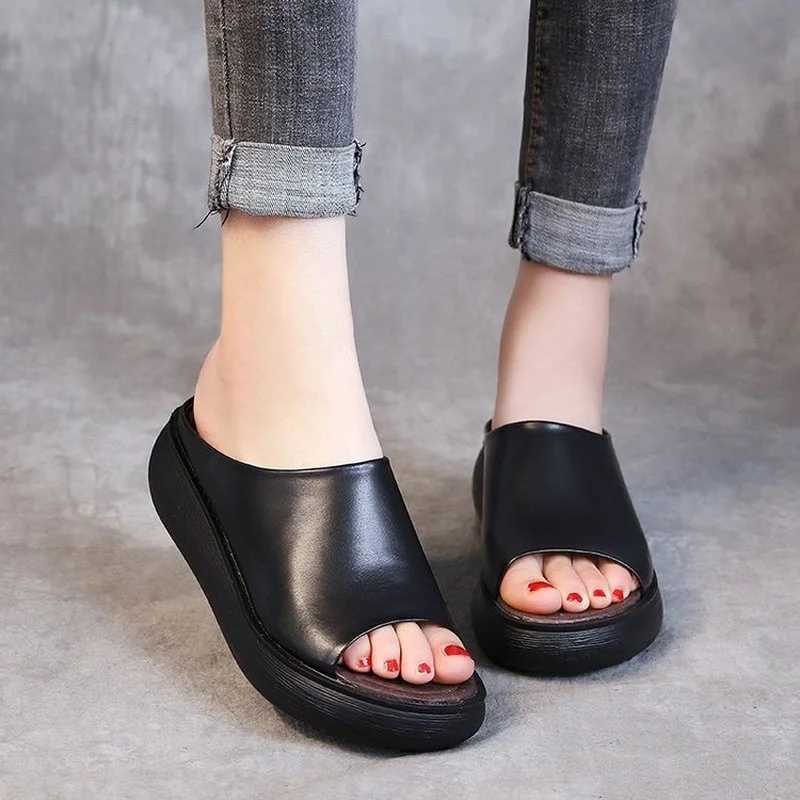 New Arrival New womens slippers summer leather shoes platform slippers womens black Zapatillas Mujer T250108