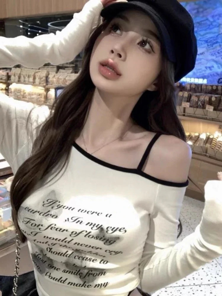 Fashion Casual Butterfly Letter Print Tee Shirts Off Shoulder Long Sleeve Pleated Slim Streetwear Y2k Ins Women Crop Top 240806
