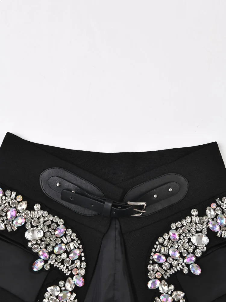EAM Black Irregular Rhinestones Belted Mini Half-body Skirt High Waist Women Fashion Spring Autumn 2024 JY75801 240805
