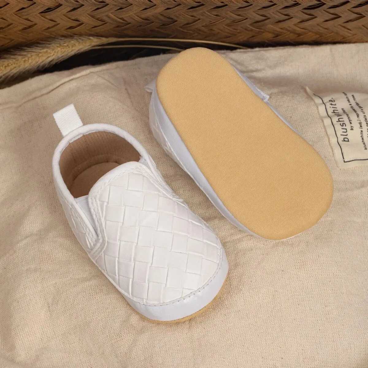 First Walkers Sneakers Baby Boys Girls Shoes First Walkers Infant Toddler Anti-Slip Soft Sole Classical Newborn Baby Casual Shoes 0-18 Month H240805