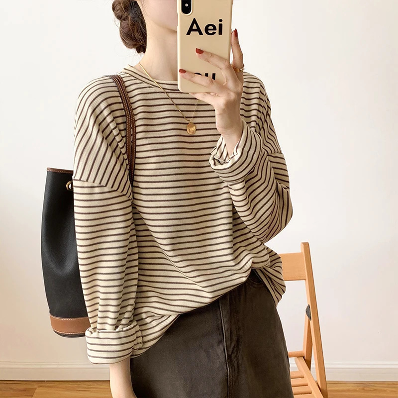 Autumn T-Shirt Woman Korea Loose Cotton T Shirt Women Casual Top Tee Versatile Striped Long Sleeve Tshirt Basic Winter 240806