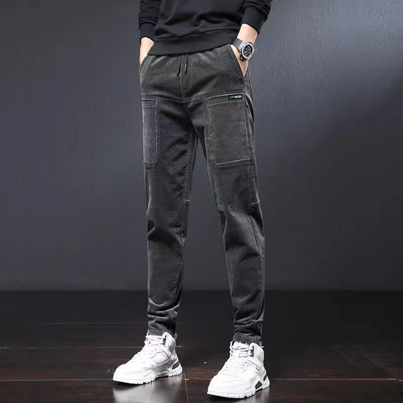 Streetwear Fashion Men Solid Corduroy Cargo Pants Autumn Winter Korean Slim Vintage Male Clothes Casual Warm Straight Trousers 240806