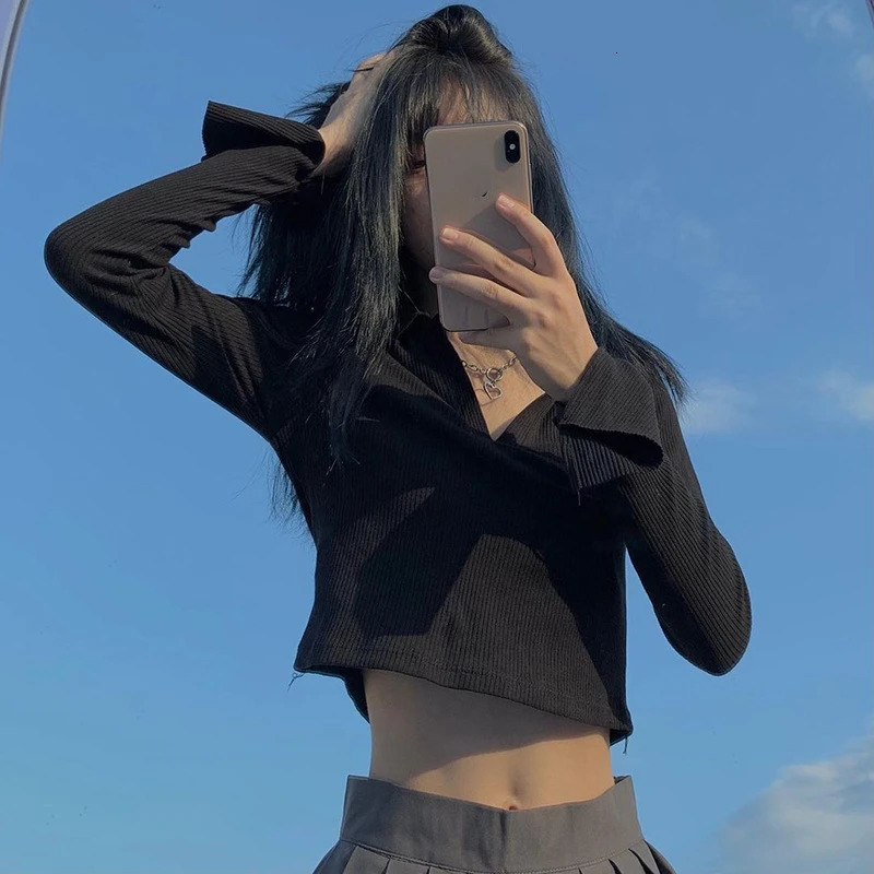 Polo collar ribbed long sleeved womens basic solid T-shirt fashion pocket crop womens fully matched retro T-shirt Y2K clothing 240827