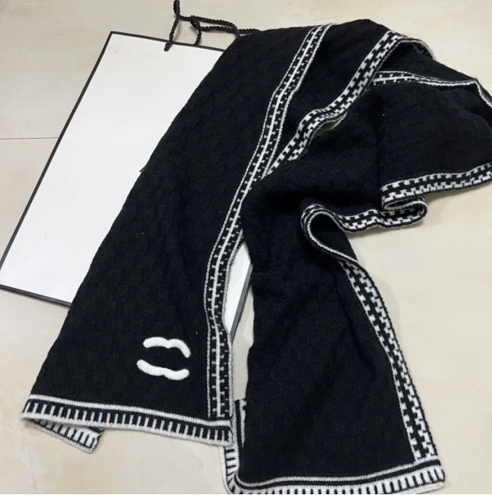 Designer scarf luxury scarf for women Shawl Knitting Warm Fashion Trend Two Sides Pure Color Temperament Travel Holiday Gift Winter women and men long Scarf