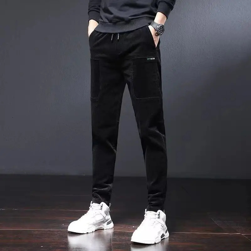 Streetwear Fashion Men Solid Corduroy Cargo Pants Autumn Winter Korean Slim Vintage Male Clothes Casual Warm Straight Trousers 240806