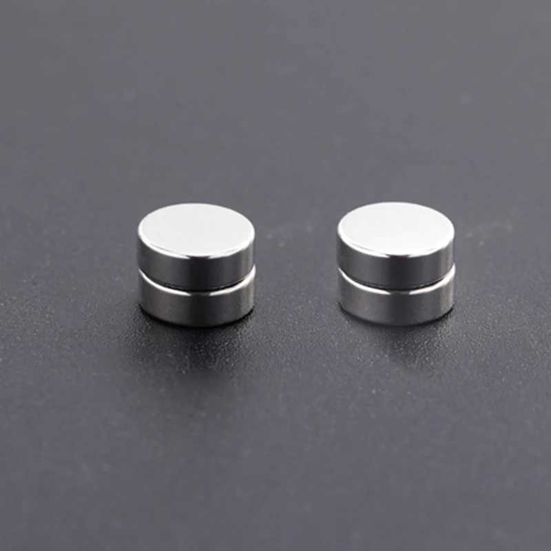 Crystal Strong Magnetic Earnail Clip Earrings Suitable for Men and Women Punk Round Zircon Magnetic Earrings Non Perforated Jewelry W241017