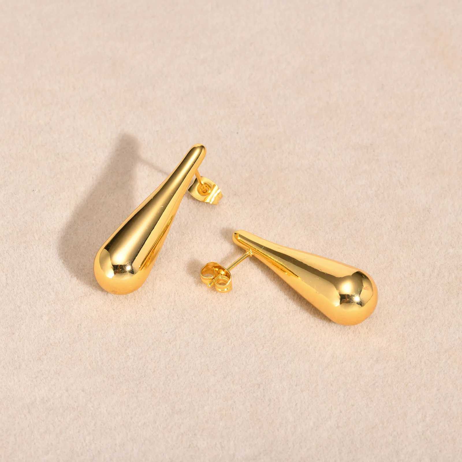 Vnox 1 pair of womens long water droplet earrings simple metal earrings gold-plated stainless steel hypoallergenic earrings W240803