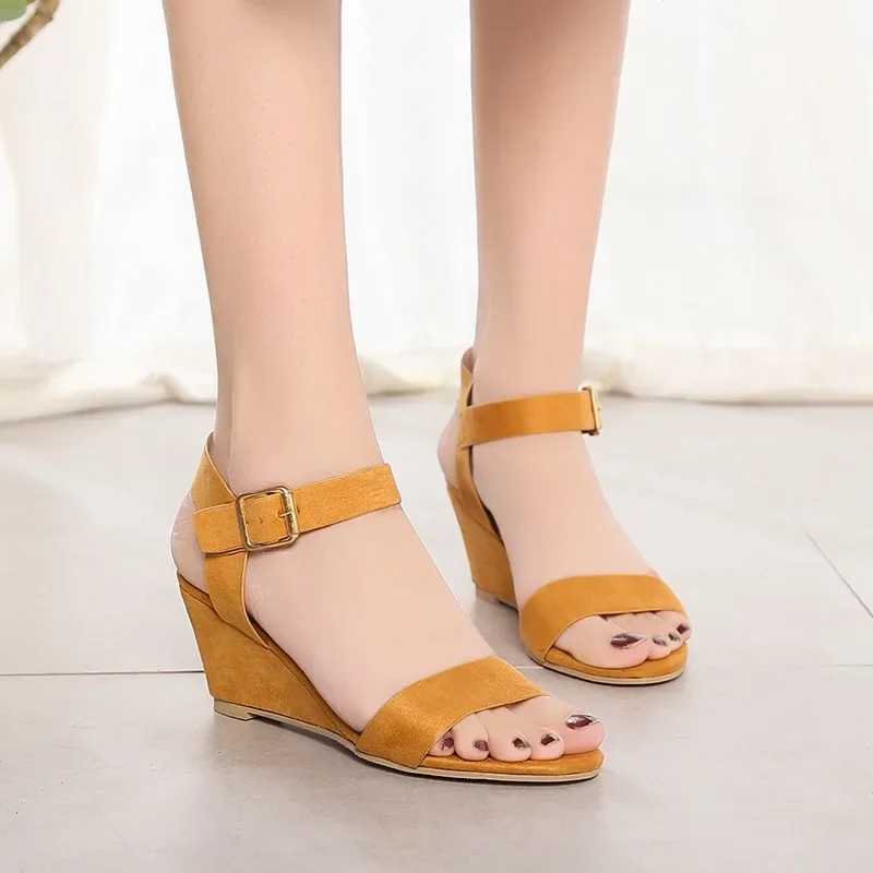 High Quality High Quality Womens Shoes One-word Womens Sandals Summer Solid Flock Open Toe Mid Heel Roman Beach Sandals Women T241227