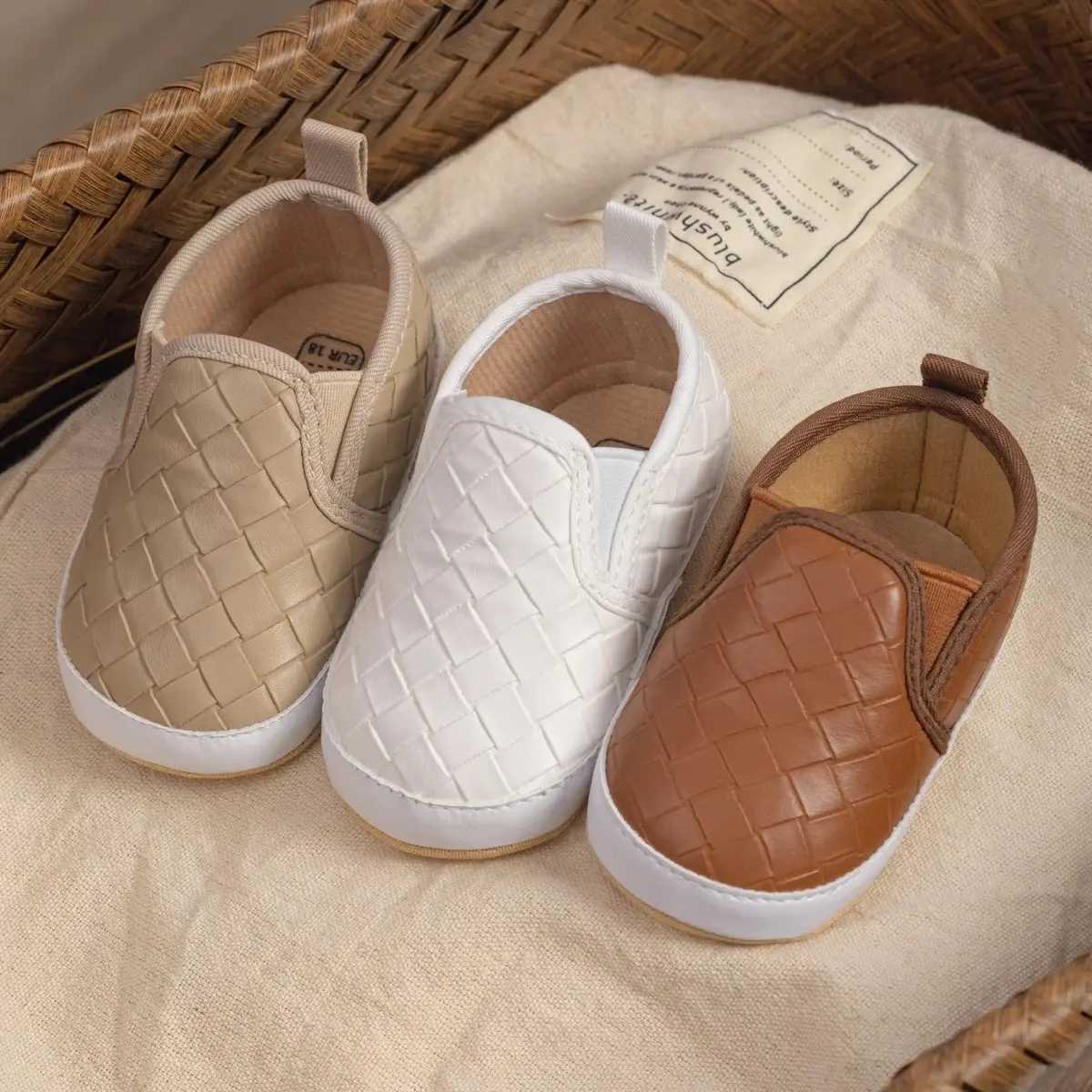 First Walkers Sneakers Baby Boys Girls Shoes First Walkers Infant Toddler Anti-Slip Soft Sole Classical Newborn Baby Casual Shoes 0-18 Month H240805