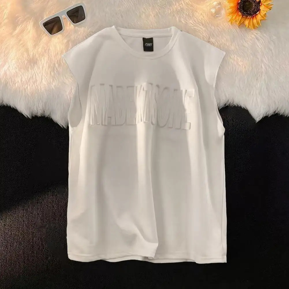 Heavy duty suede vest for men in summer high-end feeling. Wearing pleated casual loose fit sports sleeveless T-shirt for men240806