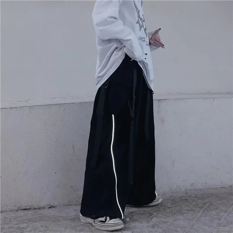 Mens Cargo Pants Wide Male Trousers Black Straight Big Size Emo Baggy Slacks est Techwear Loose Street Fashion Designer 240806