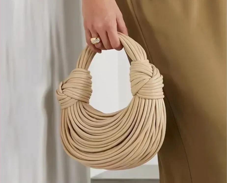 Designer Women's Shoulder Bag 2025 New Gold Hand Woven Noodle Bag Tie Banquet Handbag Creative Card Bag
