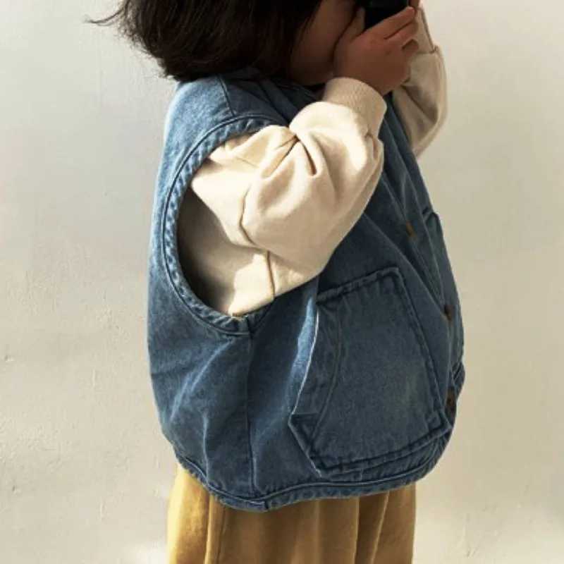 Childrens clothing childrens denim vest 2023 spring/summer Korean fashion boys and girls pocket loose casual denim vestW240724