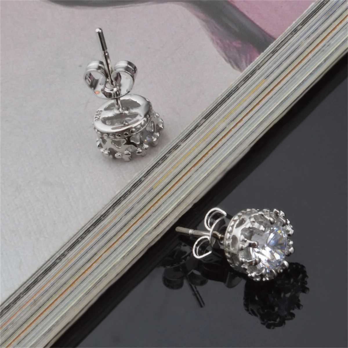 Silver plated fashion jewelry 8MM round 2-carat cubic zirconia stud earrings W240803