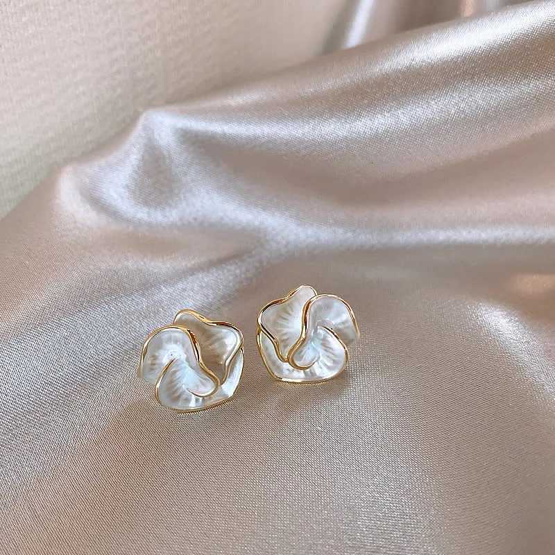 Korean Camellia Stud Earrings Unique White Enamel Geometric Personality Womens Jewelry Wholesale Gifts W240803