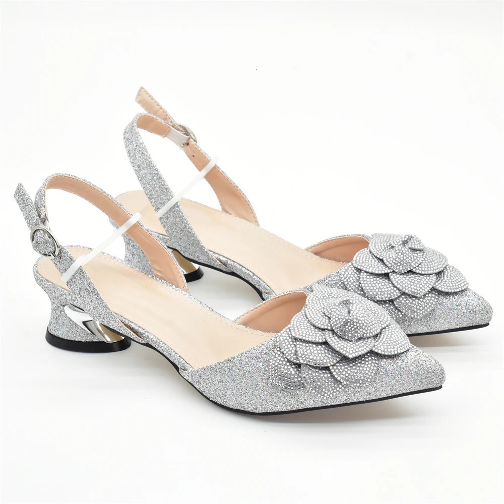 Fashionable and elegant womens shoes and bags equipped with rhinestone shoes and bags suitable for Nigerian womens parties 240802