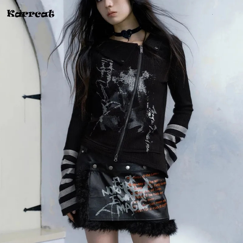 Karrcat Grunge Graffiti Print Zipper T-shirt Vintage Gothic Irregular Tops Dark Aesthetic Long Sleeve Patchwork T Shirt Punk Y2k 240806