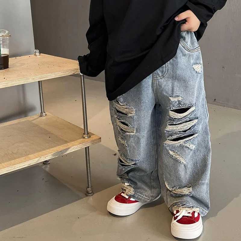 Spring and autumn childrens baby boys denim childrens clothing jeans casual childrens baby boys torn childrens jeans W240803