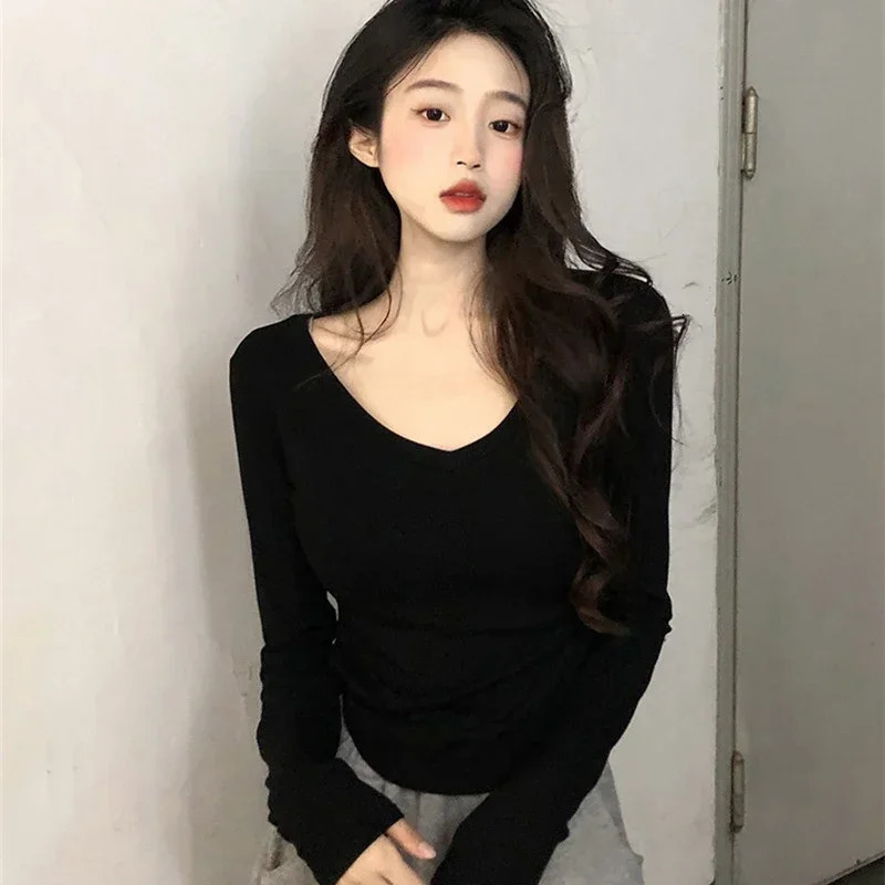 Sexy V-Neck Long Sleeve T-Shirt Women Korean Spring Autumn Irregular Hem Slim Casual Y2k Top Winter Solid Elastic Basic Tees 240806
