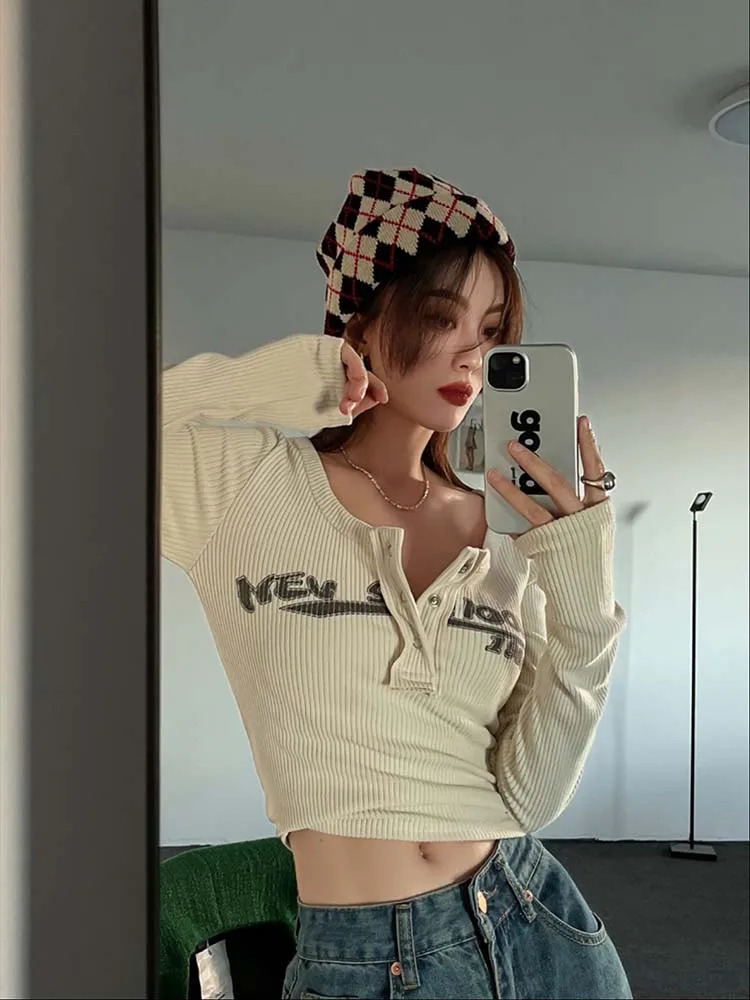 Women Sexy Slim Crop Top Retro Graffiti Print Elastic T Shirt Ribbed Long Sleeve O-neck Tops Grunge Tee Tops 240806