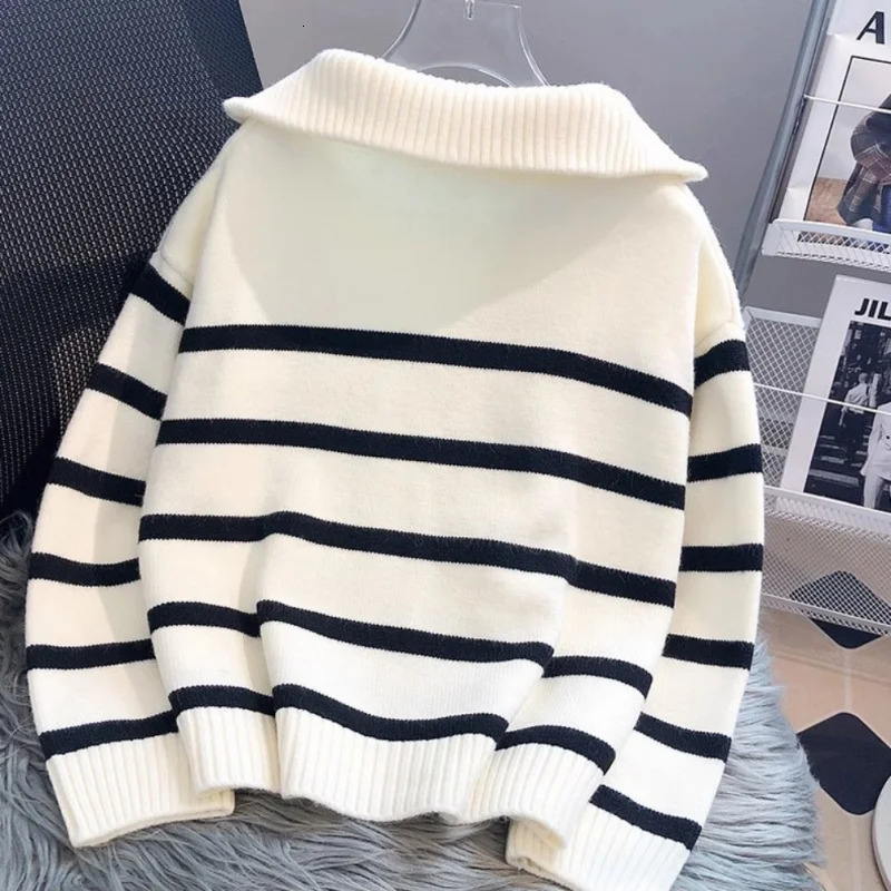 Autumn Winter Ladies Sweater Women Thickened Inner Zipper Jacket Striped Bottoming Shirt Short Section Hedging Outerwear Tops 240806