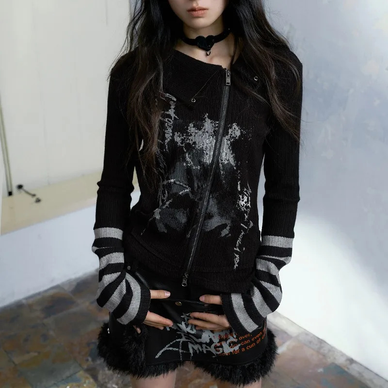 Karrcat Grunge Graffiti Print Zipper T-shirt Vintage Gothic Irregular Tops Dark Aesthetic Long Sleeve Patchwork T Shirt Punk Y2k 240806