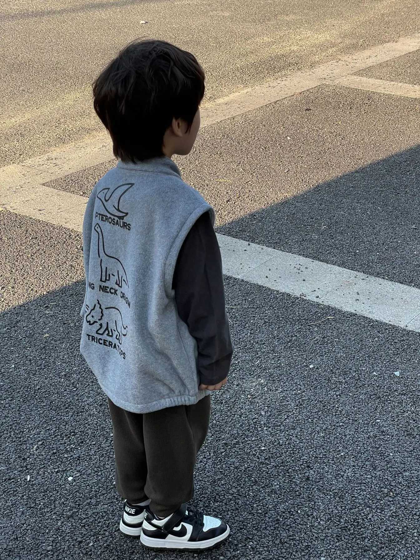 Korean style boy vest jacket for outdoor casual wear suitable for spring and summer from 2 to 14 years old new baby topW240724