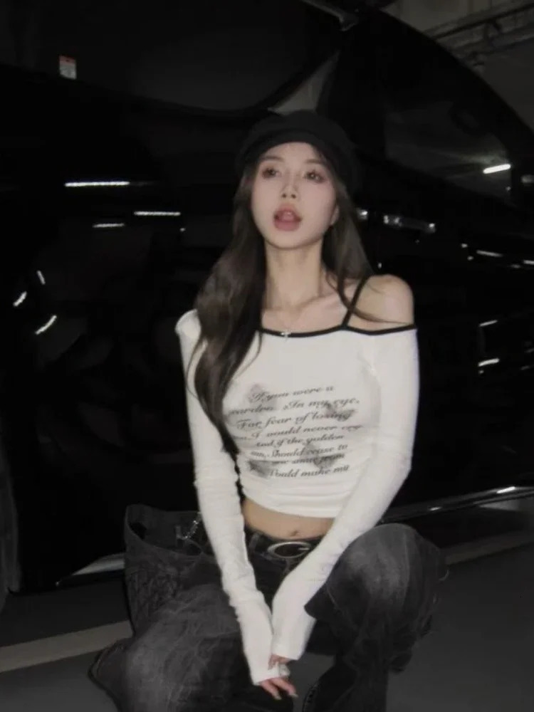 Fashion Casual Butterfly Letter Print Tee Shirts Off Shoulder Long Sleeve Pleated Slim Streetwear Y2k Ins Women Crop Top 240806