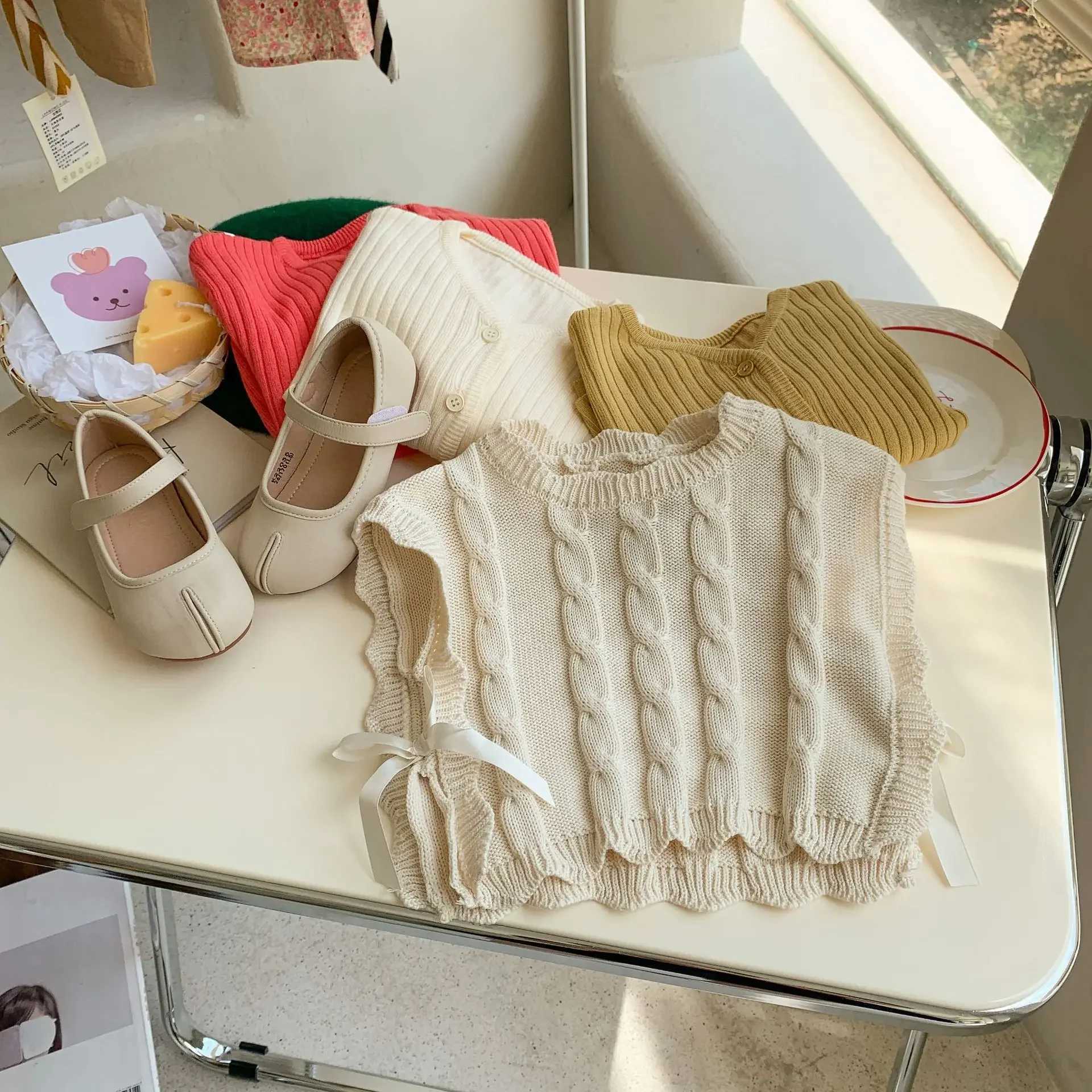 2020 Spring/Autumn Girls Tank Top Korean Edition Childrens Clothing Knitted Pullover Top Childrens Waist Coat Warm Sweater Casual Cute SweetW240724