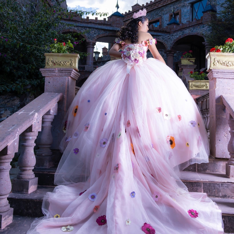 Light Pink Ball Gown Quinceanera Dresses Off The Shoulder Colorful Floral Appliques Lace Tull Corset Vestidos De 15 Anos
