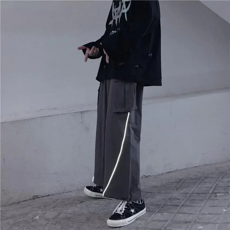 Mens Cargo Pants Wide Male Trousers Black Straight Big Size Emo Baggy Slacks est Techwear Loose Street Fashion Designer 240806