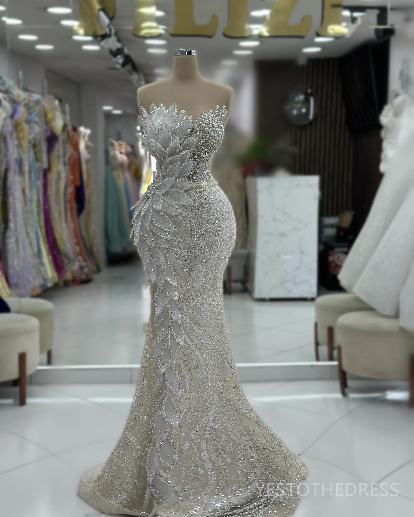 2024 Plus Size Ivory Prom Dresses for Special Occasions Flora Illusion Beaded Sequined Lace Rhinestone Decorated Birthday Dress Second Reception Gown 