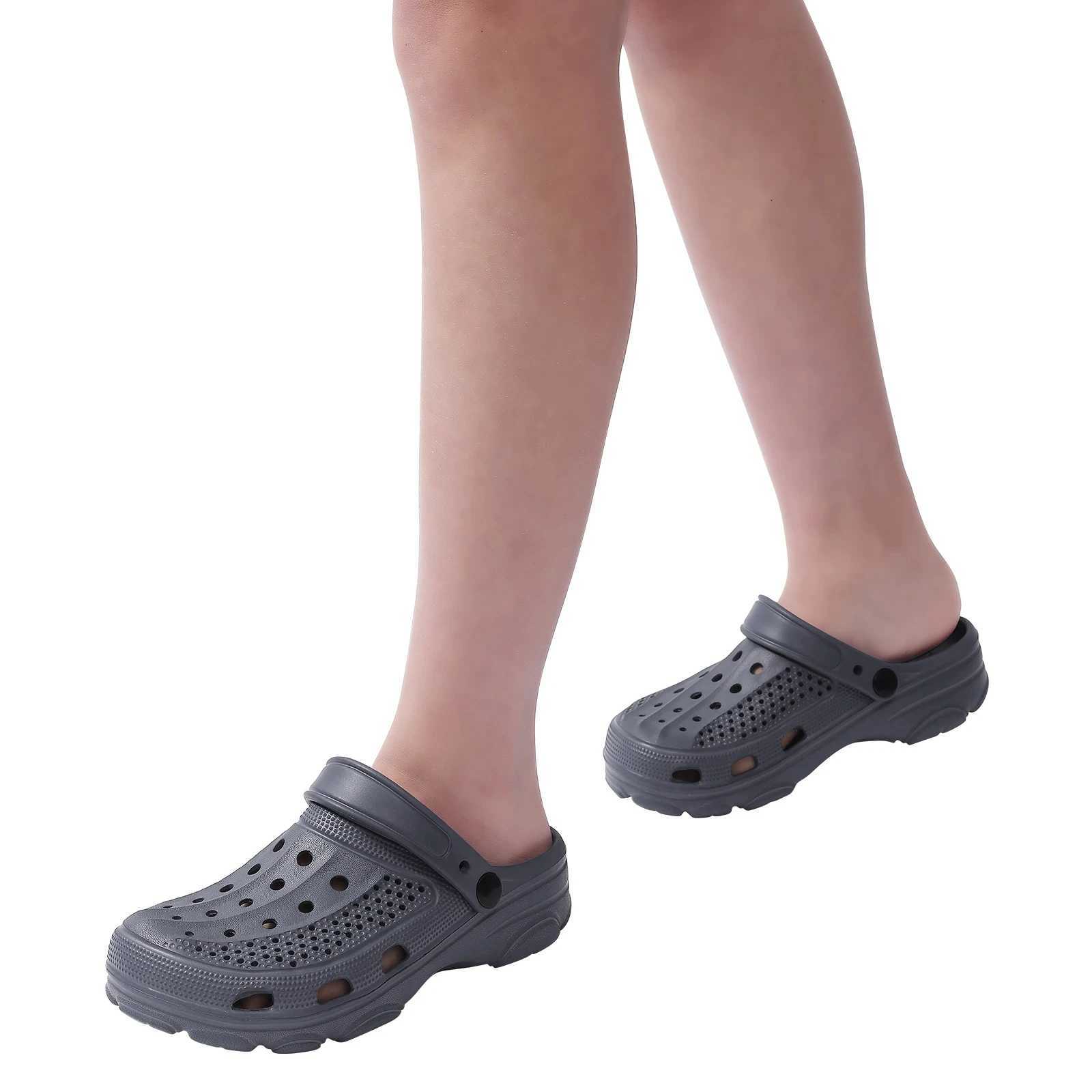 New Arrival Crestar Fashion Design Sandals New Womens Breathable Garden Neoprene Shoes Outdoor EVA Hole Beach Shoes Summer House Slippers T250407