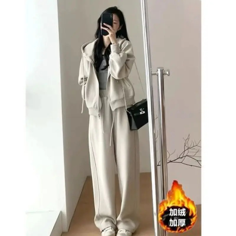 Velvet and Thickened Sports Suit For Womens Autumn Winter Korean Edition Loose Slim Fashion Sweater Casual Pants Two Piece Set 240807