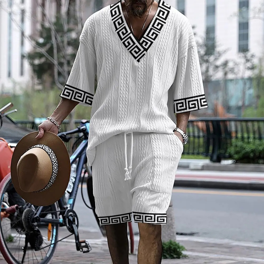 2024 Summer Mens Wear Japanese and Korean Style Stripe Color Matching Loose Large Casual Mens Wear Two Piece Set240806