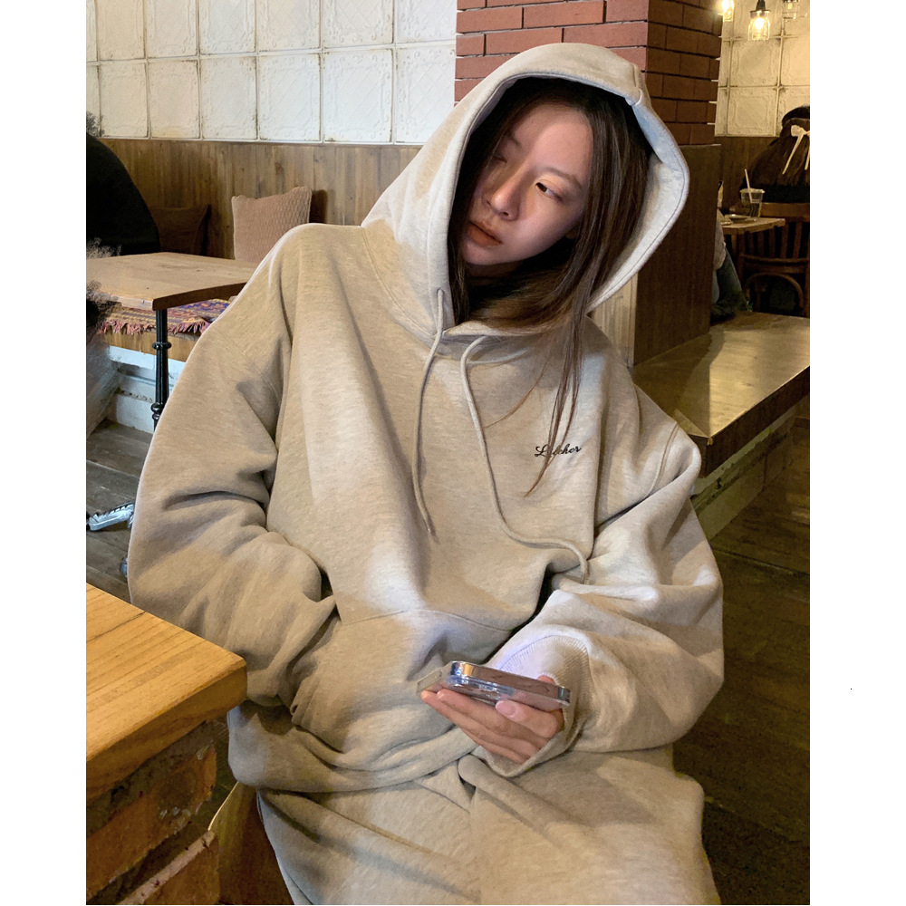 Velvet hooded sweatshirt for women in autumn and winter, loose fitting Korean version, new student top, women's clothing