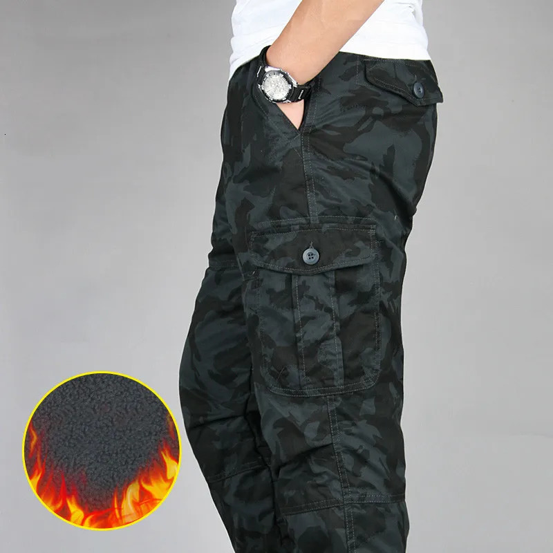 Winter Fleece Lining Cargo Pants Men Thick Warm Baggy Cotton Double Layer Long Trousers Tactical Size M3XL 240806