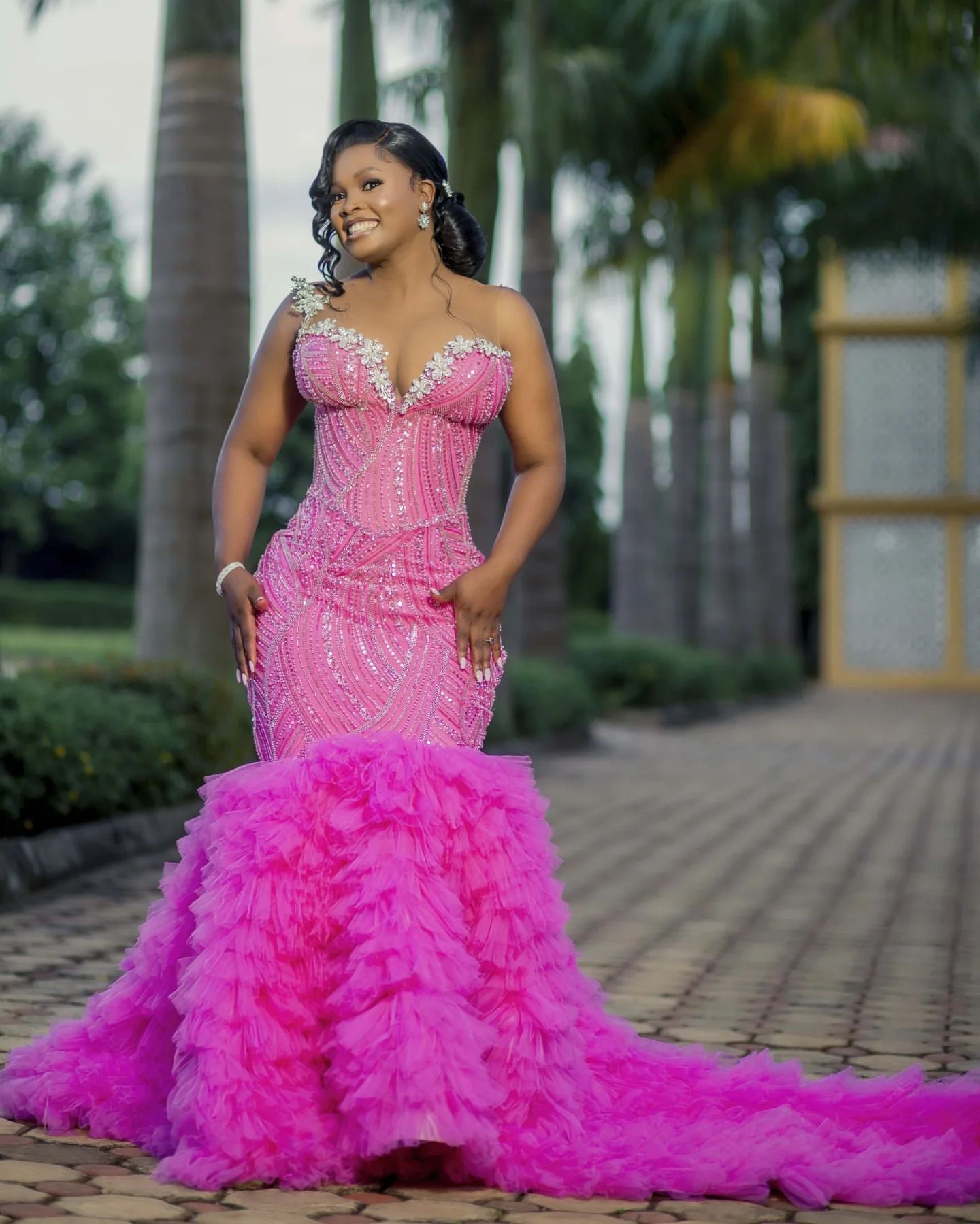2024 Plus Size Hot Pink Mermaid Prom Dress Lacefull Promdress Tiers Crystals Evening Formal Party Second Reception Birthday Engagement Gowns Dresses Z